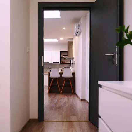 Aloha - Heart Of Old Town Apartment *