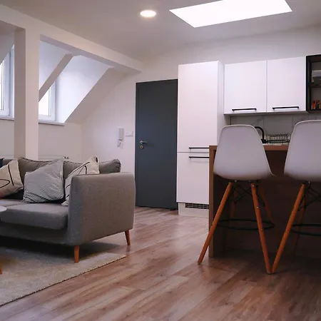 Aloha - Heart Of Old Town Apartment *
