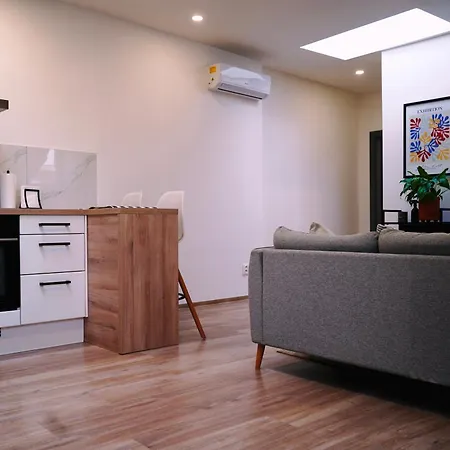 Aloha - Heart Of Old Town Apartment